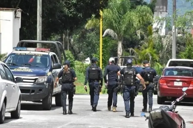 Le bajan casi un millón de pesos a punta de pistola al salir del banco en Boca del Río 
